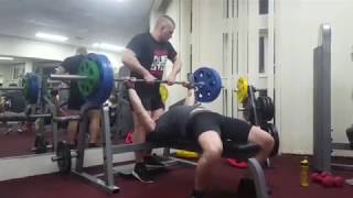 Medium bp training session 120 kg (265 lbs) 3 x 4 reps