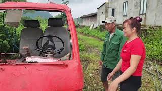 The genius girl successfully restored an old car that had been abandoned for a long time.