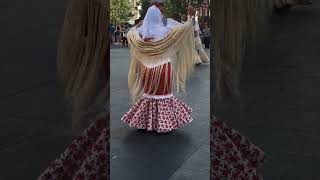 🇪🇸 Old Couples Dancing in Madrid, Spain