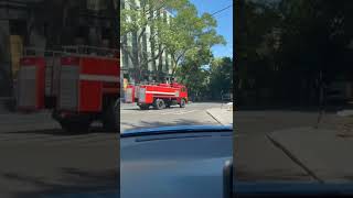 8x emergency vehicles with lights & sirens responding together