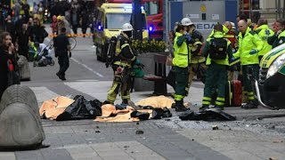 7.04.17 в Швеции ГРУЗОВИК ВРЕЗАЛСЯ В ТОЛПУ ЛЮДЕЙ, в центре столицы ШВЕЦИИ в Стокгольме ТЕРАКТ