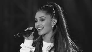 Ariana grande 34 35