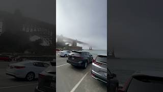 Así es como se ve el Golden Gate desde abajo con neblina #goldengatebridge