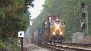 CSX I037-21 rolling through Mars Bluff with friendly engineer