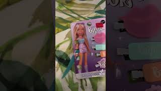 Let’s cutout this bratz packaging and turn chole into a figure and donate the clips@bratz #primark