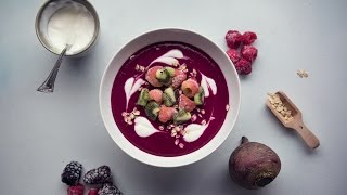 Beet and Raspberry Detox Smoothie Bowl | Slenderberry