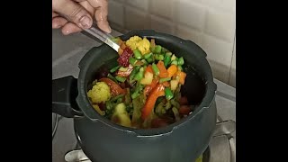 mix veg curry|easy & healthy pressure cooker veg mix curry|vegetables curry@Maa cooking