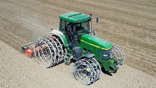 JOHN DEERE 7710 avec des ROUES CAGE aux préparations de sols dans l'AUBE