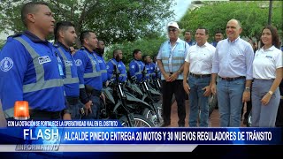 Alcalde Pinedo Entrega 20 Motos y 30 Nuevos Reguladores de Tránsito