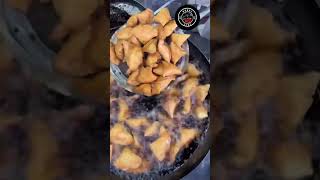 Samosa 🔥#shorts #samosa #streetfood #myyearonyoutube #youtubeshorts #shortvideo