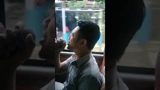 karoke di bus pariwisata