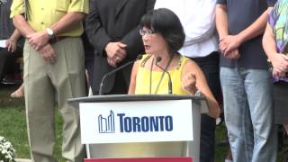 MP Olivia Chow receives the OFL statue of NDP Leader Jack Layton on behalf of Canadians