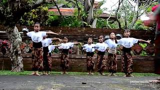 Little girls learning Balinese Classical Dance