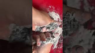 ASMR GYM CHALK + BLACK SAND POWDER PLAY "CRUNCHY, GRITTY SCOOPS" ❤️🖤