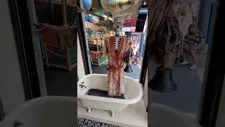 Talking Skeleton in Bloody Bathtub Animated Statue Haunted House Prop Niagara Falls Canada Skull