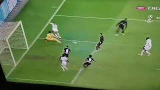 Unreal miss for Ashley Young  Borrusia-Inter 01-12-2020