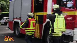 Großalarm | Kellerbrand in Mehrfamilienhaus beschäftigt dutzende Einsatzkräfte | 09.08.2021