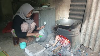 SUASANA KAMPUNG YANG DAMAI⁉️SESUDAH TURUN HUJAN,SAMBIL BIKIN GORENGAN