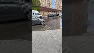 В центре Астрахани разливаются потоки нечистот