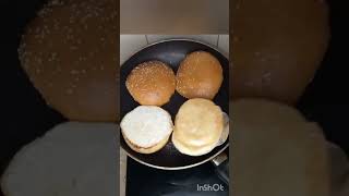 Masaladar Burger🍔Wo Be Itti Thand Me|#shorts#viralvideo#burger