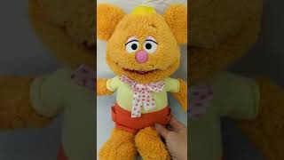 Just Play Muppet Babies Wocka Wocka Fozzie Bear Plush Talks Sings Shakes 13" Toy - How does it work