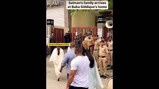 Salman khan family at baba saddique. Namaz e janaza #bollywood #arzookhantalks