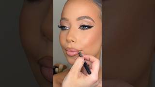 SWEET TEA @MorpheOfficial SKIN TIGHT @feralcosmetics5023 #love #makeuptutorial #makeup #lips