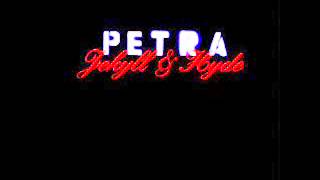 Petra - 03 Stand (Jekyll & Hyde)