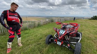 IL ME FAIT UNE DEMO SUR TERRAIN EN 450 YFZ-R !