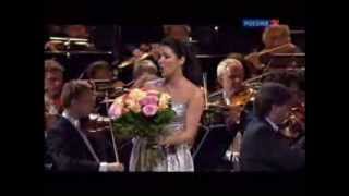 Anna Netrebko. Franz Lehár -  Meine Lippen sie küssen so heiss