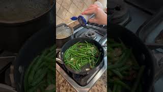 Green Beans with Bacon and Onion RECIPE on dinnerin321.com #vegetables #yummy #easyrecipe #recipe