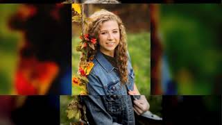 Latrobe High School Senior Pictures Photographer | Molly's Photos