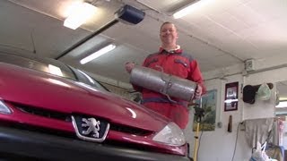 Peugeot 206 Replacing Muffler. Reparatur des Endschalldämpfers. Зaмена глушителя