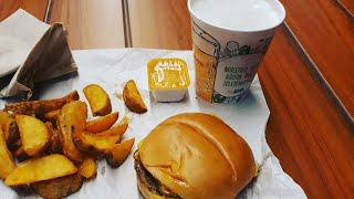 McDonald's Double Cheeseburger With Wedges, Beer And Buffalo Sauce For €4.51 #mcdonalds #shorts