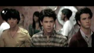 Jonas Brothers - Paranoid - Official Music Video