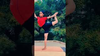 #Forwar & #Backward Leg #Stretching  & #Balance #Yoga #Poss / #Backbanding Yoga #shorts Video.