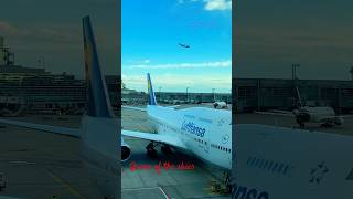 Boeing 747-400 Lufthansa at Frankfurt Airport waiting for Boarding