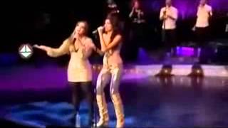 Jelena Tomasevic & Emina Jahovic - Uzalud Se Budim [Sava Centar, 2009]