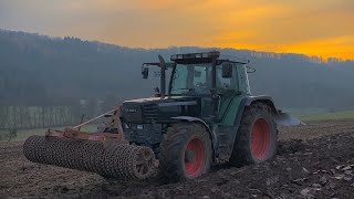 Fendt Favorit 512c beim pflügen 2020