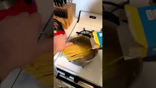 Simple Aglio e Olio #pasta #cooking #kitchen #asmr #shorts