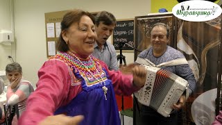 ЧАСТУШКИ ПОД ГАРМОНЬ! ПОСЛЕ КОНЦЕРТА В ГОРОДЕ ИСТРА! Пой гармонь, звени душа, песня русская слышна!