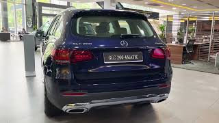 Giao ngay Mercedes GLC 200 4Matic mới 2023 phiên bản V1 giao ngay màu Xanh nội thất kem.