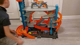 Трек Парковка hot wheels с акулой Невообразимый гараж