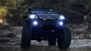 2014.11.01 - Axial SCX24 (Lexus GX470).  The Dark Knight