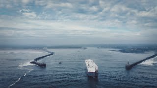 DJi Mini 2 drone 4k - The arrival of Leo Spirit vehical carrier into The Port of Tyne.