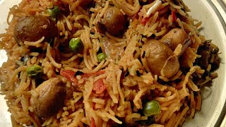 Mushroom Green Peas Biriyani / Veg Biryani / Healthy  Lunch Recipe / BOMMI's KITCHEN