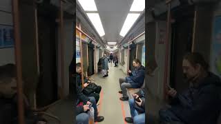 The endless subway car 🚇 Бесконечный вагон метро 😮 #shorts