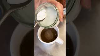 La bebida mágica: matcha, cúrcuma, canela, cacao, extracto de vainilla, aceite de coco, sal de mar.