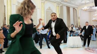 Орыс құдашалар Томпақтың биінен есі кетті. Russian girls went crazy from the chubby boy's dance