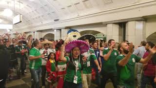 Celebrando el triunfo de Mexico vs Alemania en el metro de Moscú